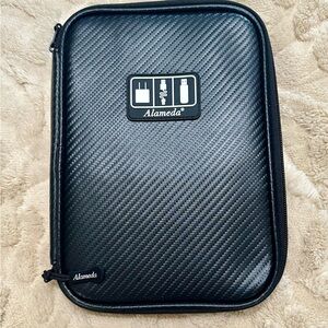 Alameda charging storage case